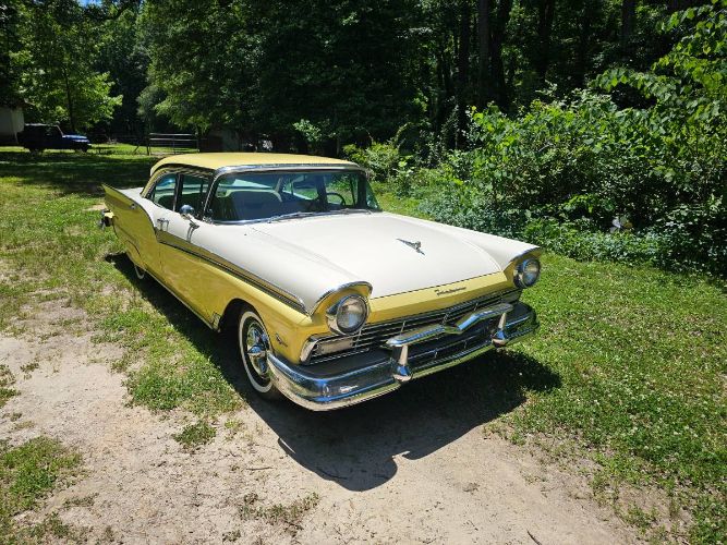 Unknown-Fairlane-500-1957-Yellow