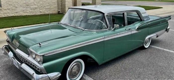 Unknown-Fairlane-500-1959-Green-Beige-2