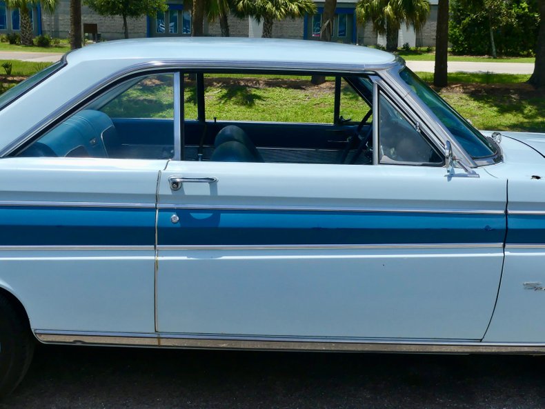 Unknown-Falcon-1964-Blue-Light-Blue-Dark-39