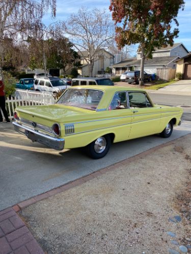 Unknown-Falcon-1964-Yellow-Red-2