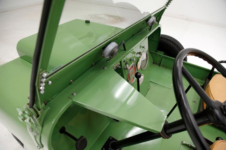 Unknown-Farm-o-road-1952-Green-Camel-Tan-40