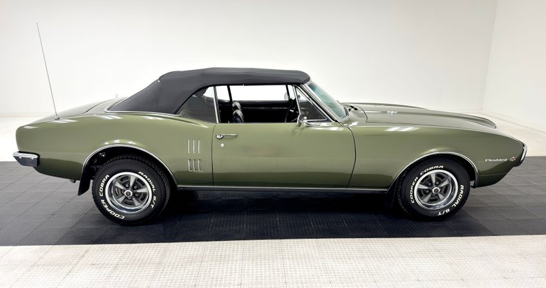 Unknown-Firebird-1967-Verdoro-Green-Black-17