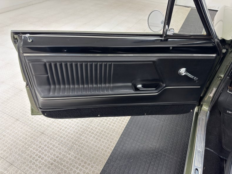 Unknown-Firebird-1967-Verdoro-Green-Black-37