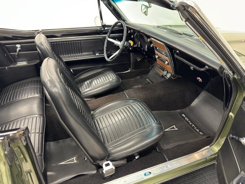 Unknown-Firebird-1967-Verdoro-Green-Black-43