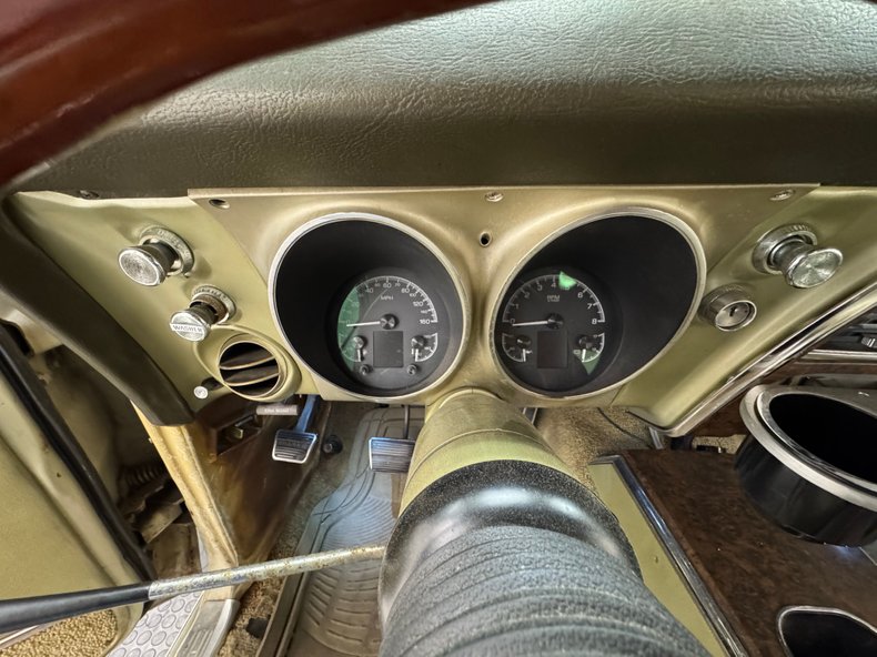 Unknown-Firebird-1968-Primavera-Beige-Light-Green-10