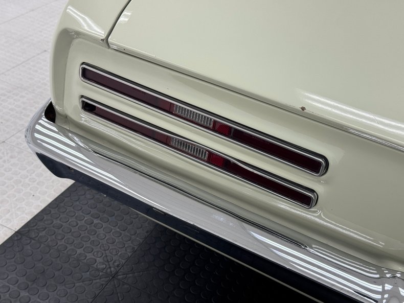 Unknown-Firebird-1968-Primavera-Beige-Light-Green-23