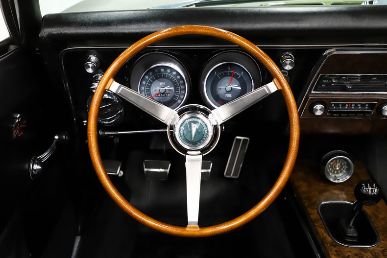 Unknown-Firebird-1968-Verdoro-Green-Black-16