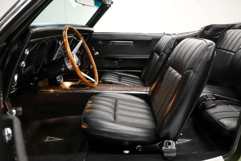 Unknown-Firebird-1968-Verdoro-Green-Black-26