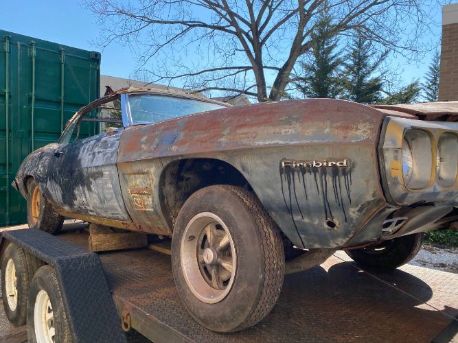 Unknown-Firebird-1969-Black-Yellow-2