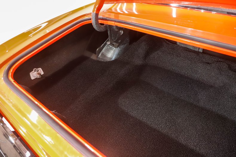 Unknown-Firebird-1969-Hugger-Orange-Black-15
