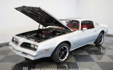 Unknown-Firebird-1977-Silver-Red-8