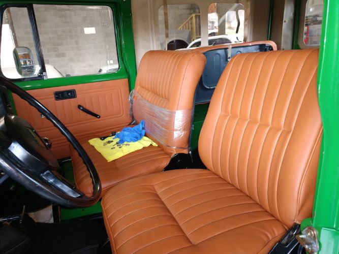 Unknown-Fj40-1968-Green-Tan-17