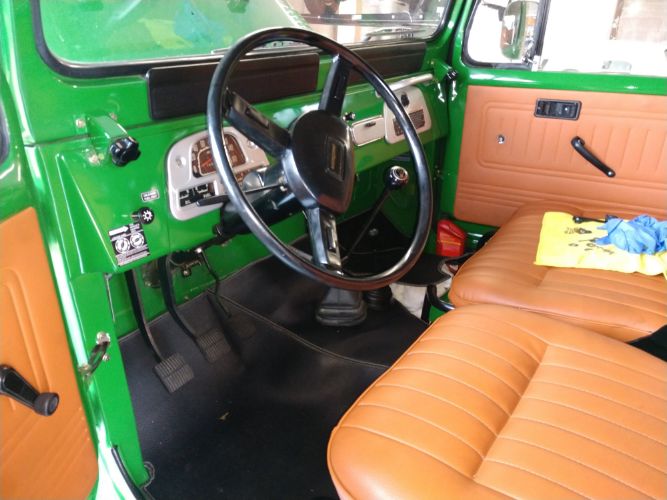 Unknown-Fj40-1968-Green-Tan-21
