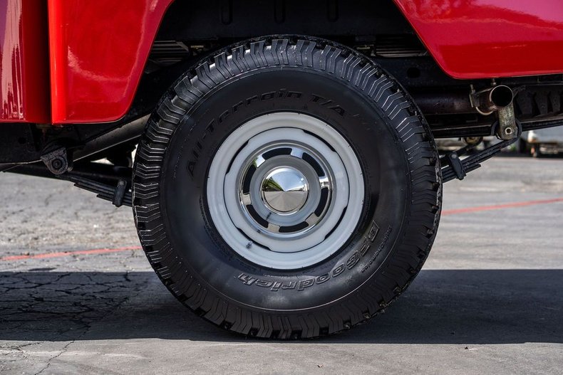 Unknown-Fj45-1965-RedWhite-Black-1