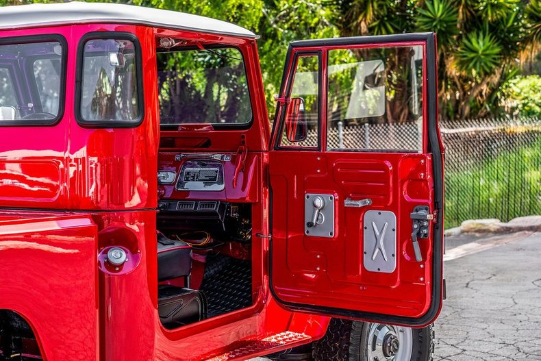 Unknown-Fj45-1965-RedWhite-Black-14