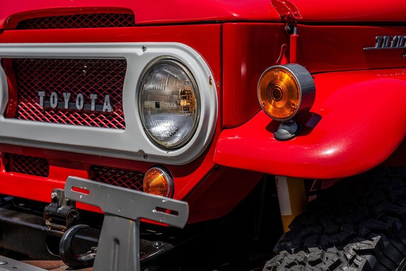 Unknown-Fj45-1965-RedWhite-Black-18