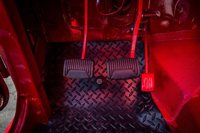 Unknown-Fj45-1965-RedWhite-Black-19