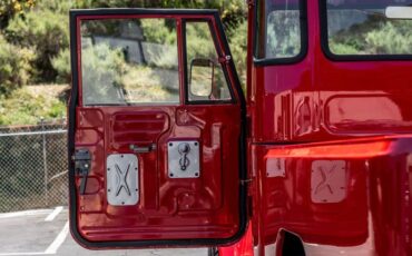 Unknown-Fj45-1965-RedWhite-Black-3