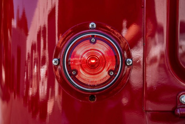 Unknown-Fj45-1965-RedWhite-Black-39