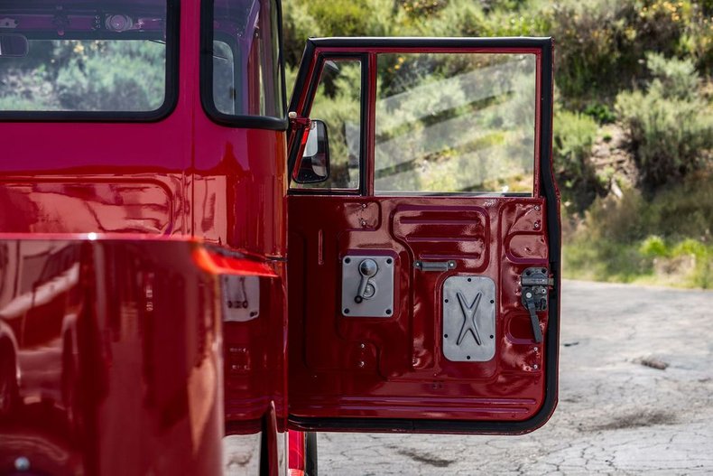 Unknown-Fj45-1965-RedWhite-Black-5
