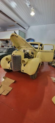 Unknown-Fleetwood-1937-Yellow-18