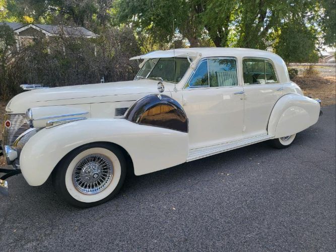 Unknown-Fleetwood-1939-White-7
