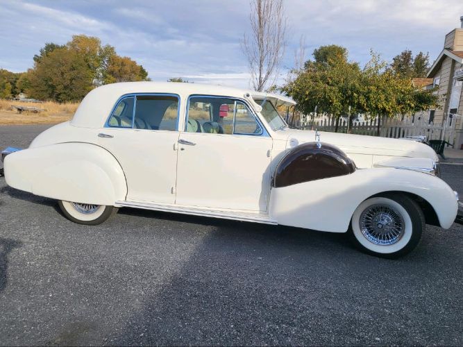 Unknown-Fleetwood-1939-White