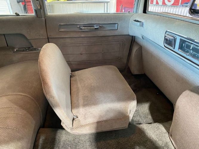 Unknown-Fleetwood-1963-Black-Gray-13
