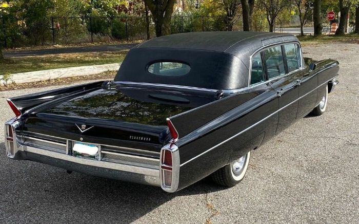 Unknown-Fleetwood-1963-Black-Gray-2
