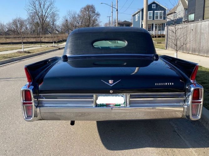 Unknown-Fleetwood-1963-Black-Gray-6