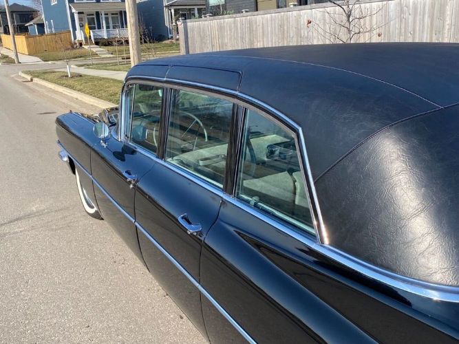 Unknown-Fleetwood-1963-Black-Gray-8