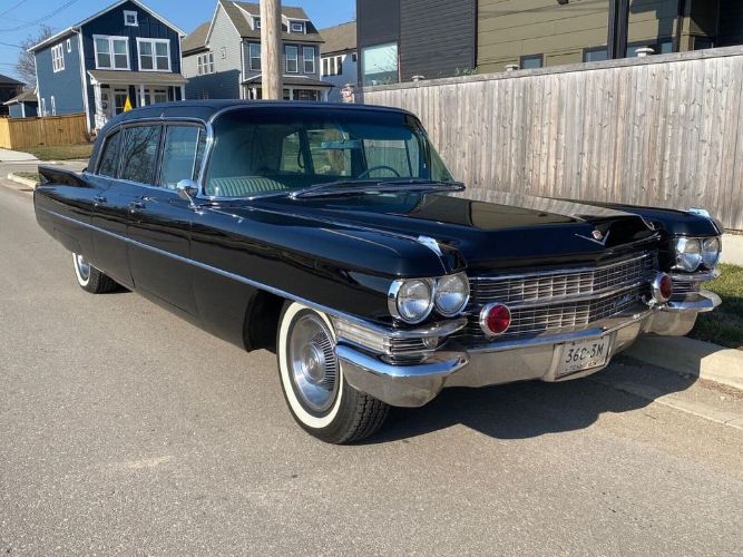 Unknown-Fleetwood-1963-Black-Gray