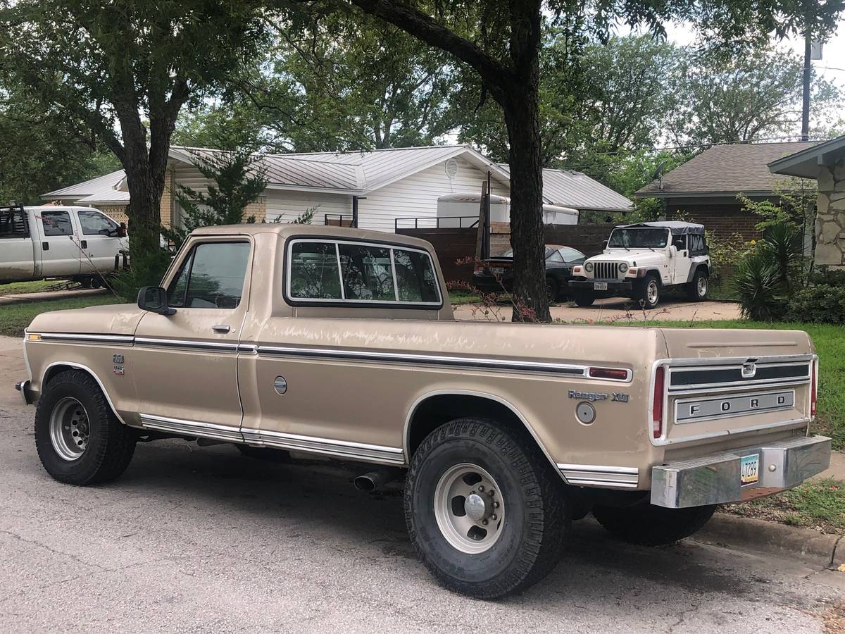 Unknown-Fod-f350-camper-special-1976-custom-14
