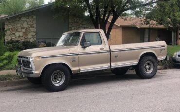 Unknown-Fod-f350-camper-special-1976-custom-16