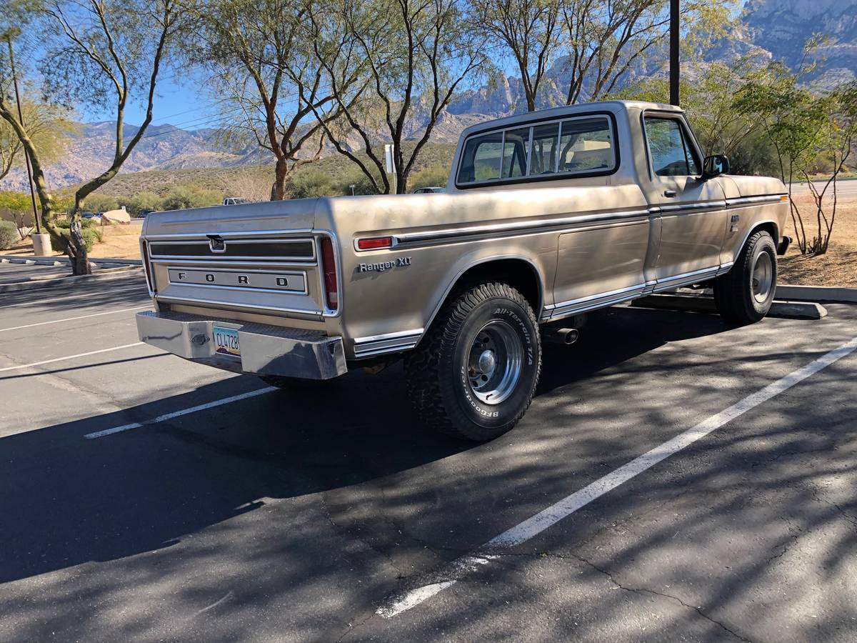 Unknown-Fod-f350-camper-special-1976-custom-3