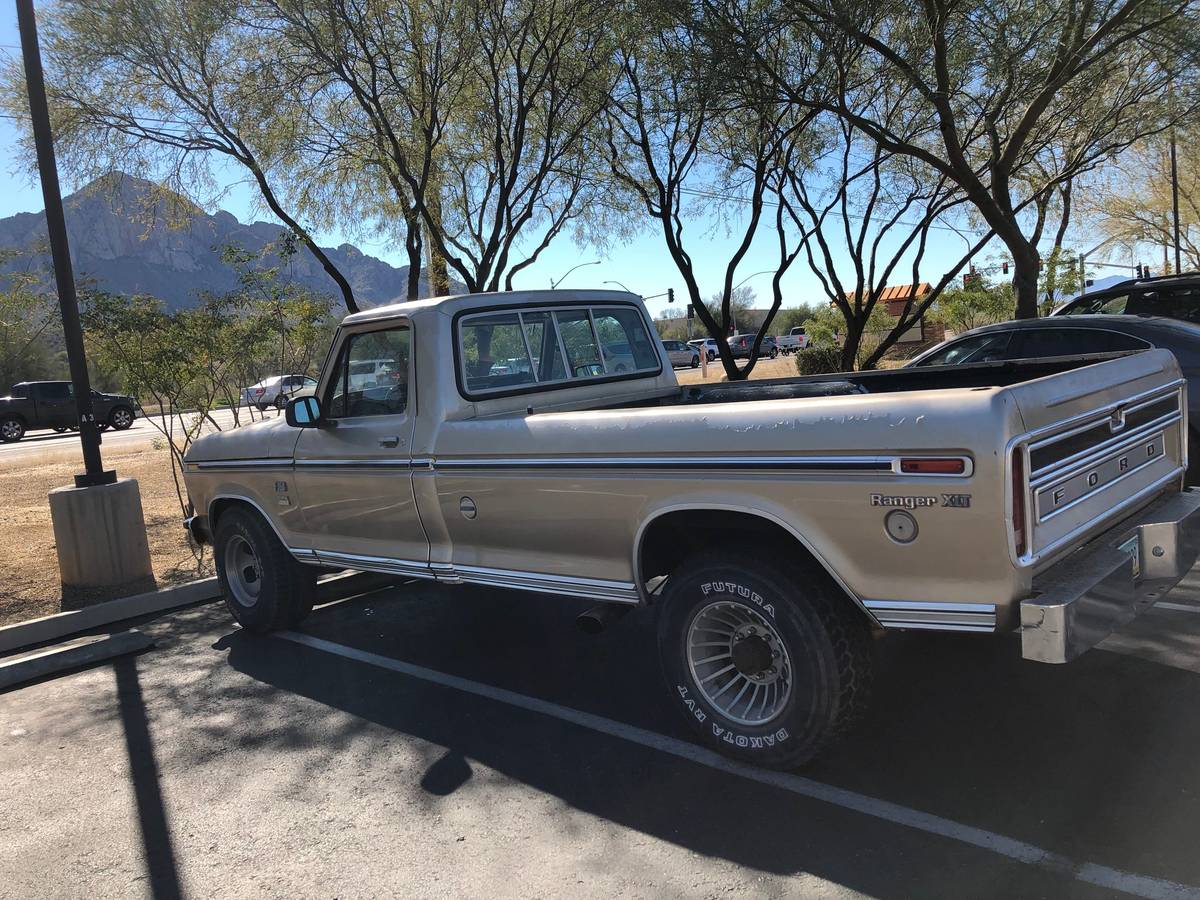 Unknown-Fod-f350-camper-special-1976-custom-5