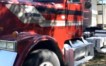 Unknown-Freightliner-flc-diesel-1988-red