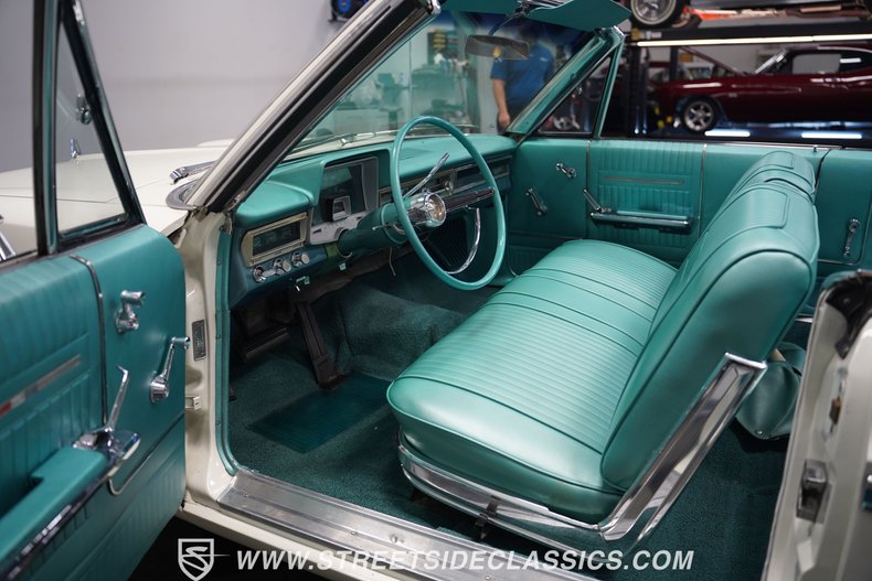 Unknown-Fury-1965-White-Blue-2