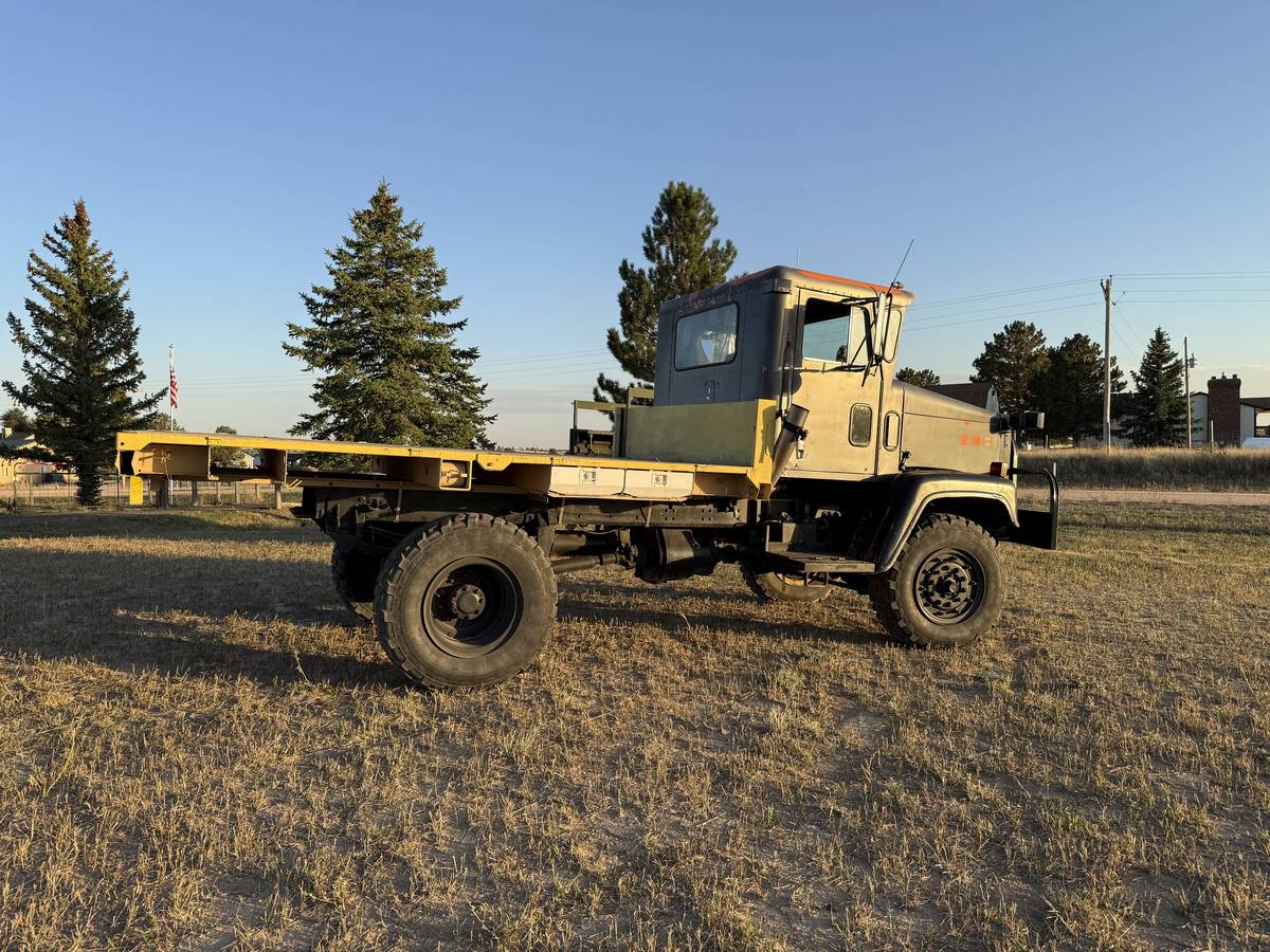 Unknown-Fwd-rb44-diesel-1976-grey-2