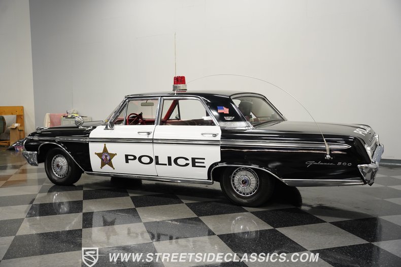 Unknown-Galaxie-1962-Raven-Black-Red-12