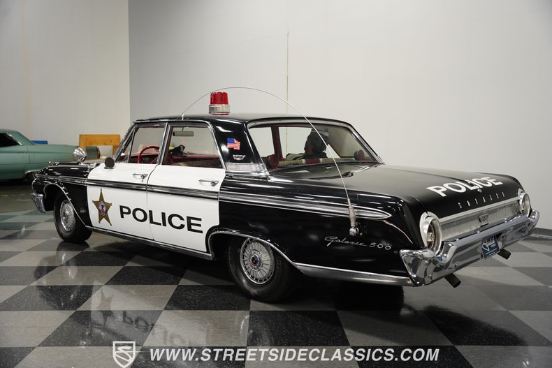 Unknown-Galaxie-1962-Raven-Black-Red-13