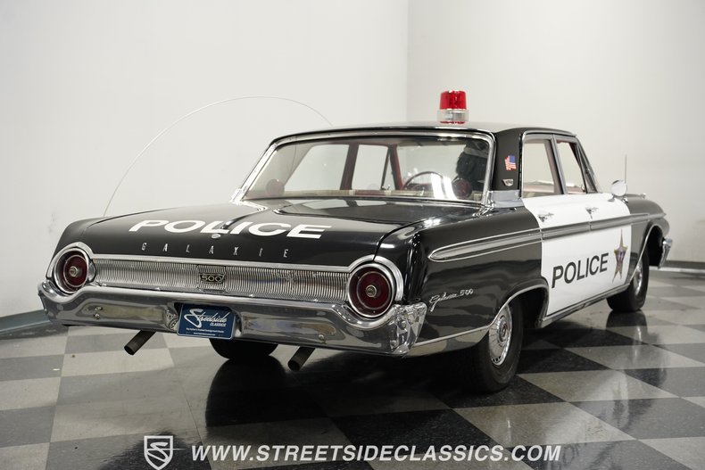 Unknown-Galaxie-1962-Raven-Black-Red-15