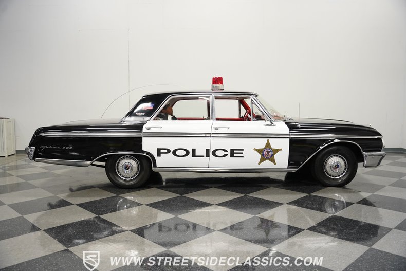 Unknown-Galaxie-1962-Raven-Black-Red-18