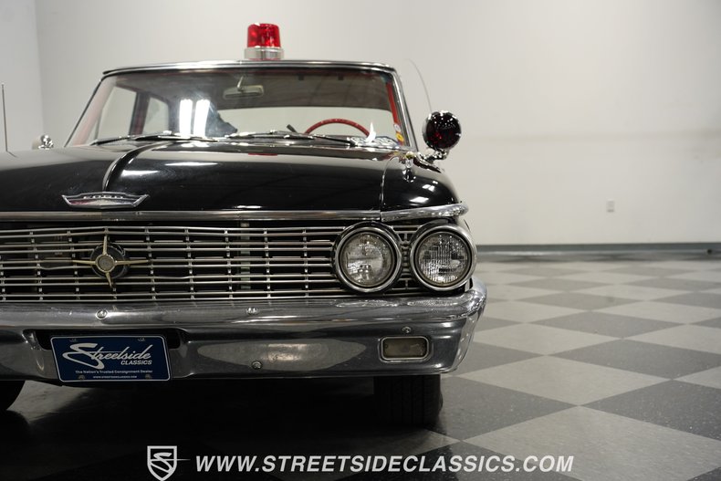 Unknown-Galaxie-1962-Raven-Black-Red-20