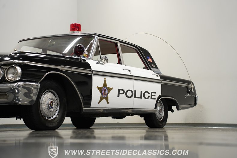 Unknown-Galaxie-1962-Raven-Black-Red-22