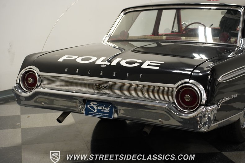 Unknown-Galaxie-1962-Raven-Black-Red-25