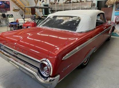Unknown-Galaxie-1962-Red-8