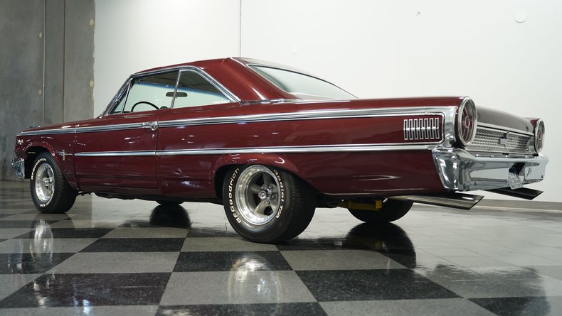 Unknown-Galaxie-1963-Heritage-Burgundy-Black-10
