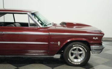 Unknown-Galaxie-1963-Heritage-Burgundy-Black-14
