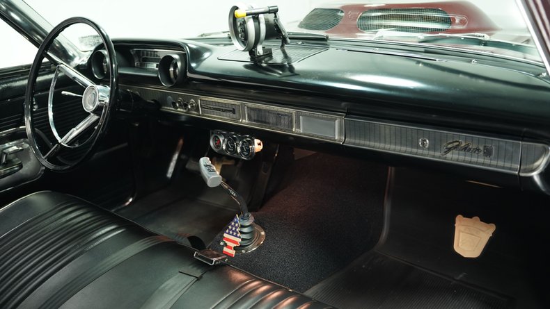 Unknown-Galaxie-1963-Heritage-Burgundy-Black-23